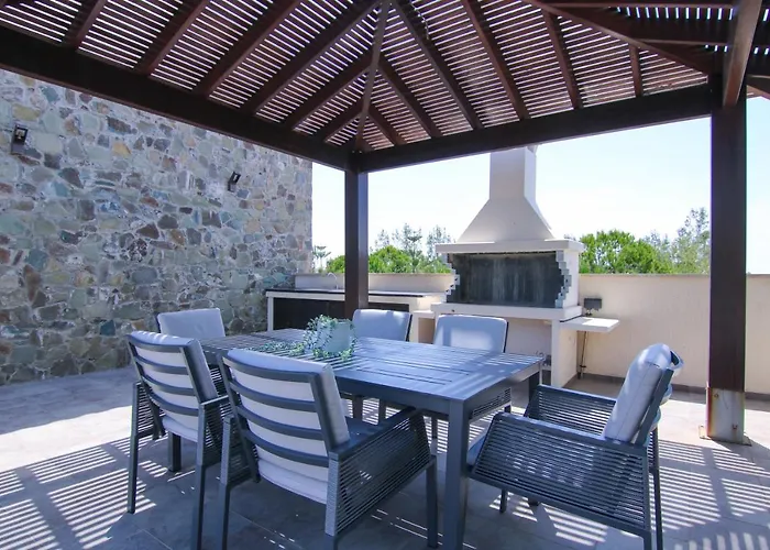 Phaedrus Living: Luxury Villa Kathikas